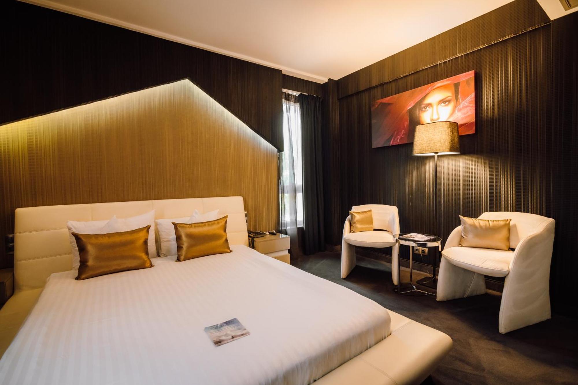 Târgu-Mureş Plaza V Executive Hotel מראה חיצוני תמונה