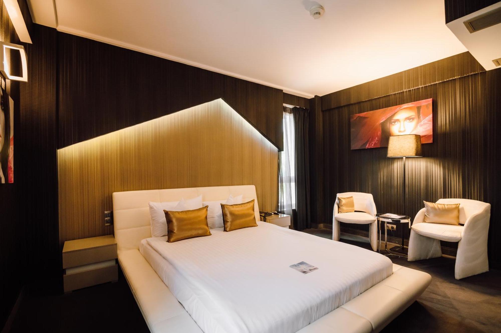 Târgu-Mureş Plaza V Executive Hotel מראה חיצוני תמונה