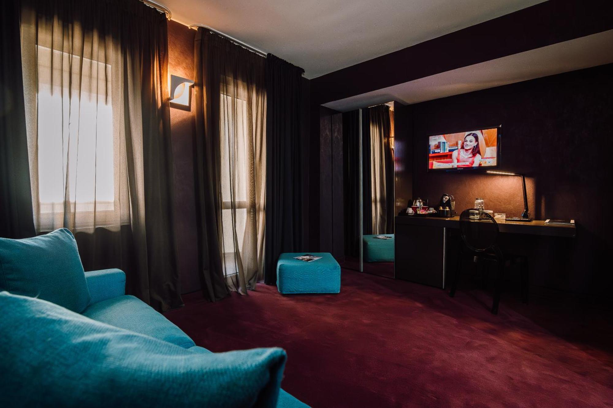 Târgu-Mureş Plaza V Executive Hotel מראה חיצוני תמונה