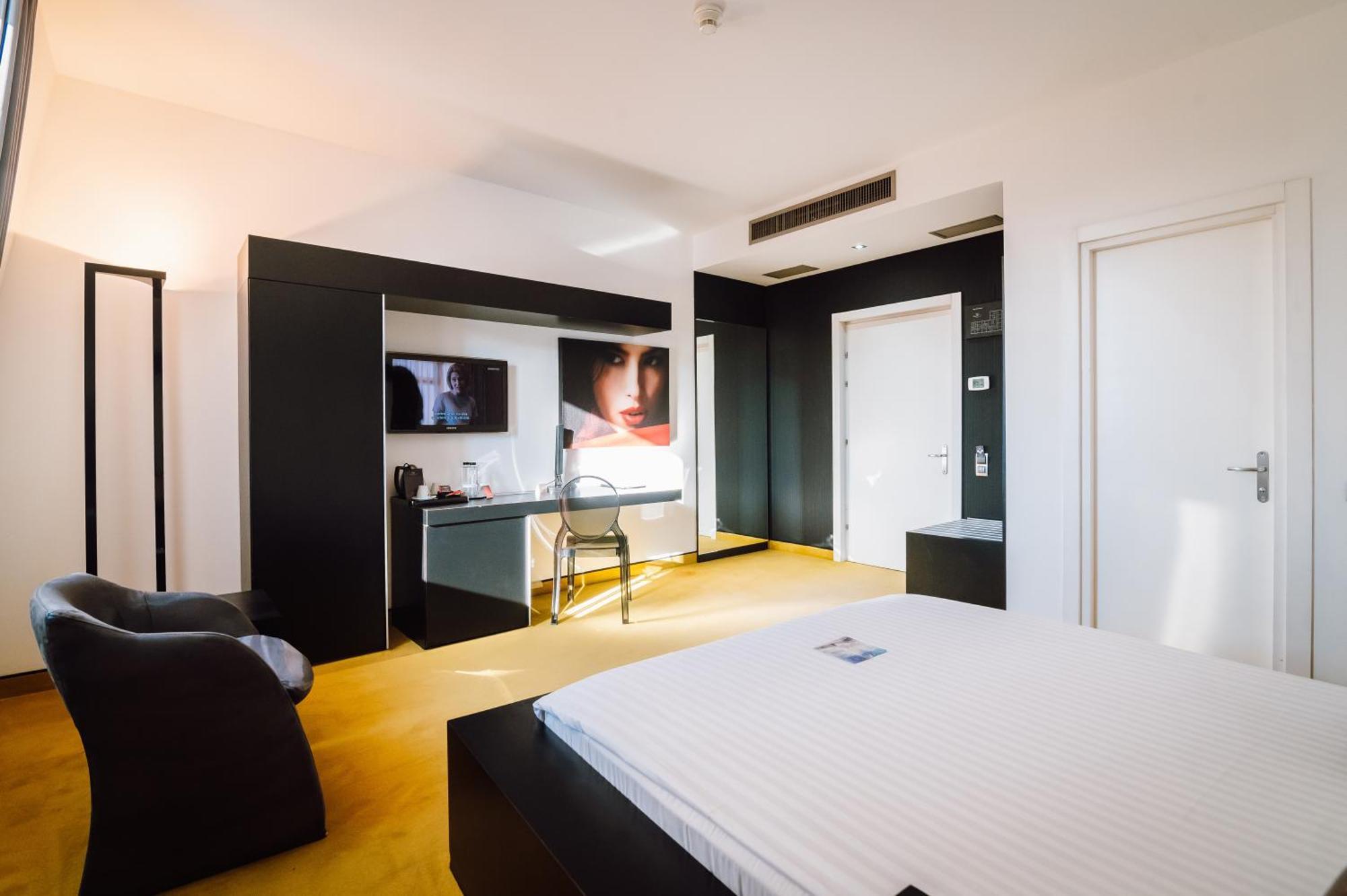 Târgu-Mureş Plaza V Executive Hotel מראה חיצוני תמונה