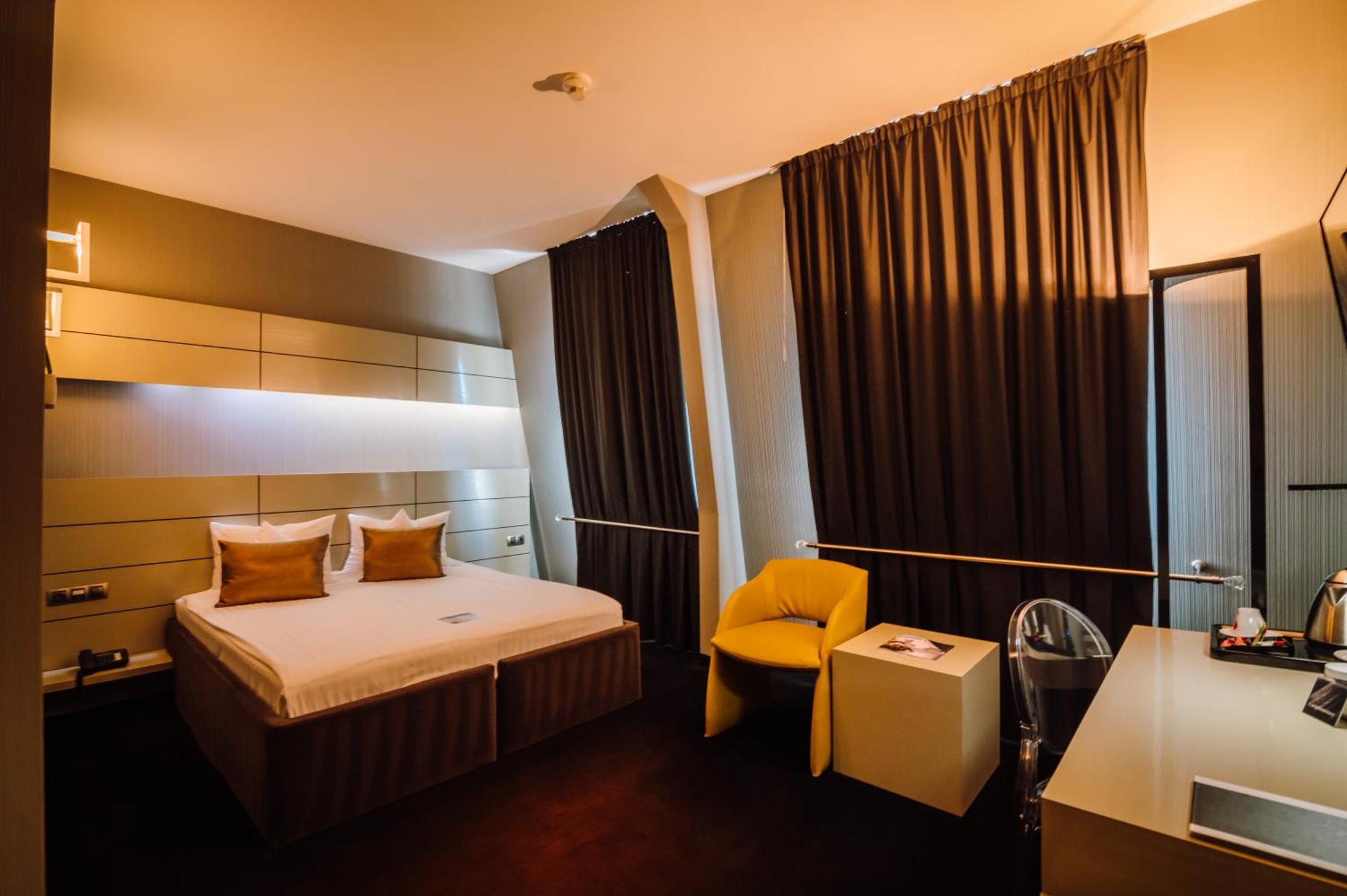Târgu-Mureş Plaza V Executive Hotel מראה חיצוני תמונה
