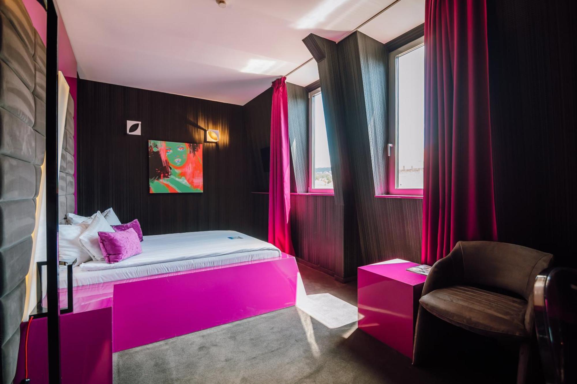 Târgu-Mureş Plaza V Executive Hotel מראה חיצוני תמונה